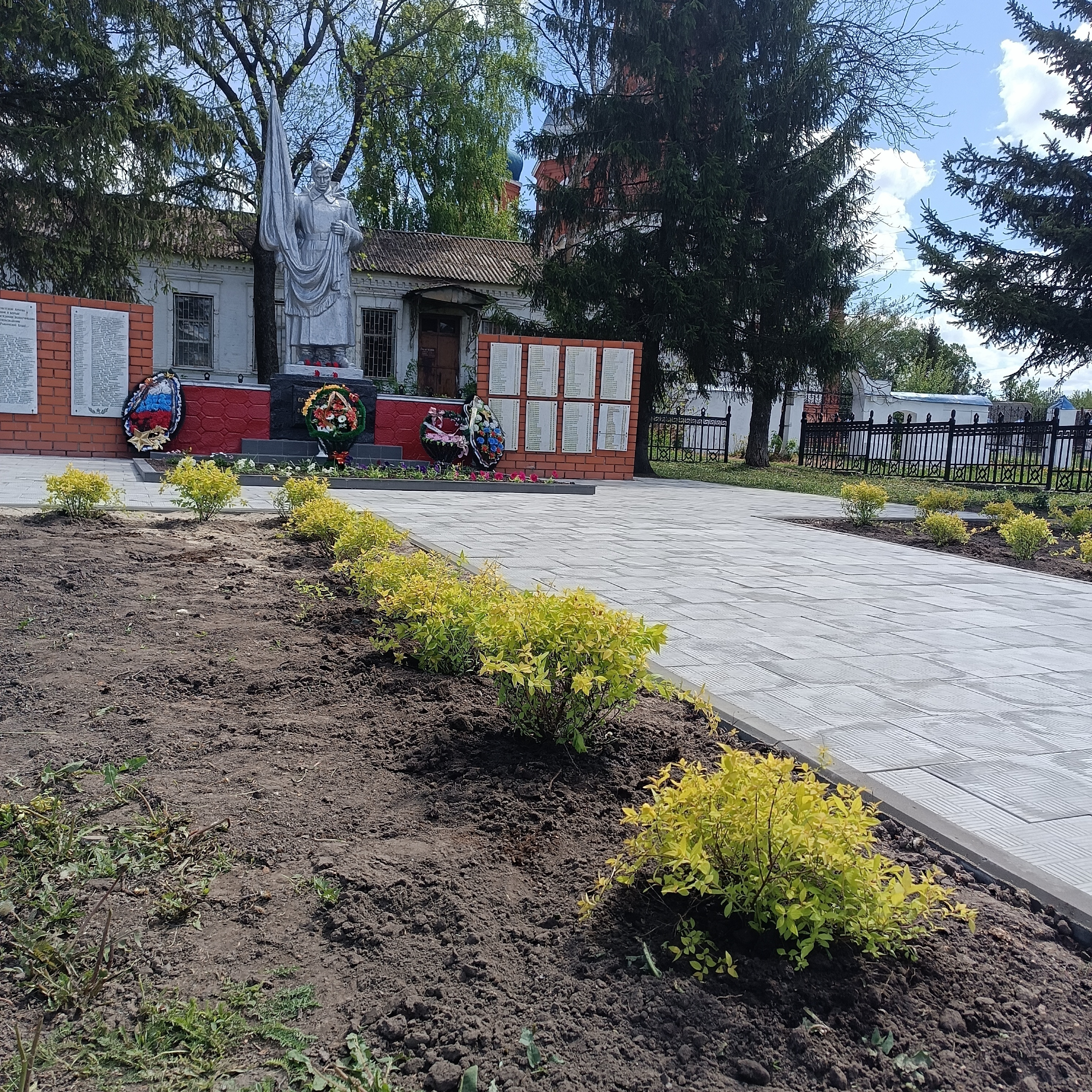 Воинское захоронении в Сл. Рыбинские Буды.